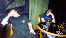 headbangers_sleeping.jpg (121041 Byte)